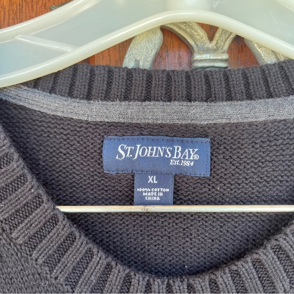 St John’s Bay Sweater - Picture 3 of 3